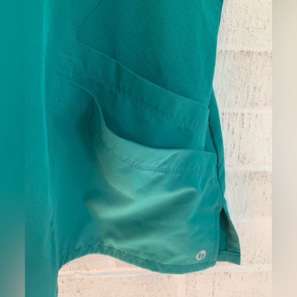 Barco One Green Woman’s Scrub Top with Pocket XL - Picture 6 of 8